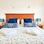 3 Bed Penthouse La Cala Close To شقة